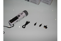 【オフィス防災EXPO】手回し式充電ラジオライトに太陽光発電とサイレンを搭載、30分の手回しでフル充電に(光陽ビジネスサービス) 画像