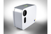 スマートフォンと連携して自宅などを遠隔監視できるワイヤレスカメラが発売 画像