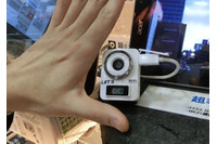 【セキュリティショー2015】防犯カメラとして利用可能な手のひらサイズの「超ミニカメラ」(レッツコーポレーション) 画像