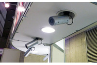 【セキュリティショー2015】照明機器用のソケットを利用して低コストで監視カメラを設置(WBジャパン) 画像