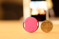 iPhoneに触れずにSOS情報などを送信可能なBluetoothリモコンを発売(ゼスティーシステムズ) 画像