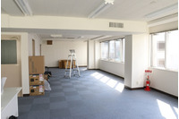 オフィス全体をムラなく監視、防犯カメラの設置事例 画像