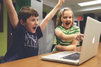 12年間子供たちをサイバー脅威から守る ~ CISA、教育機関向けレポートとツールキット公開 画像