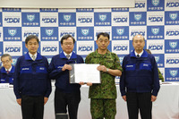 災害時における通信確保のための相互協力に関する協定を締結、協同訓練も年1回以上実施(陸上自衛隊中部方面隊、KDDI) 画像