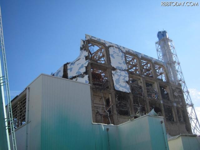 4号機原子炉建屋（1月10日撮影）