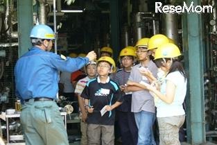 JX日鉱日石エネルギーでの職業体験の様子