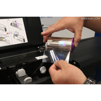 国家機関発行の身分証明書や運転免許証等の印刷にも対応するプリンタを発売(HID Global) 画像