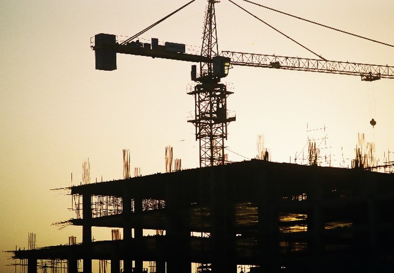 建設・不動産業は1回あたりの取引額が大きくなる傾向がある