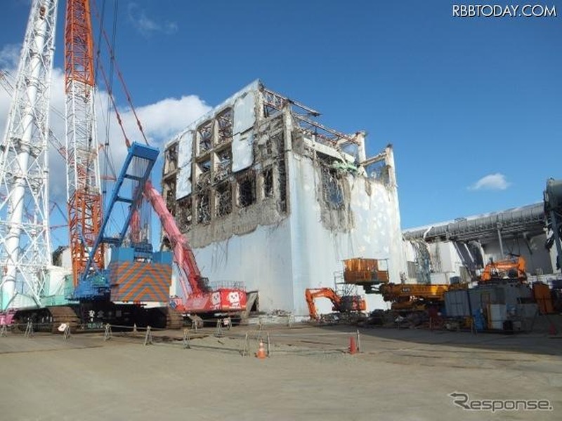 東京電力福島第一原子力発電所4号機原子炉建屋（1月5日撮影）