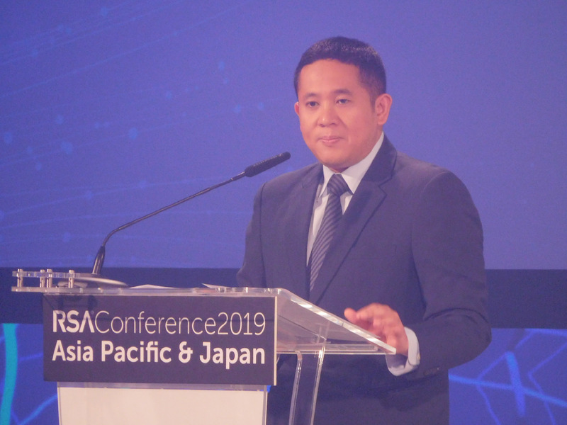 シンガポール内務省・保健省財務次官、 Amrin Amin （アムリン・アミン）氏