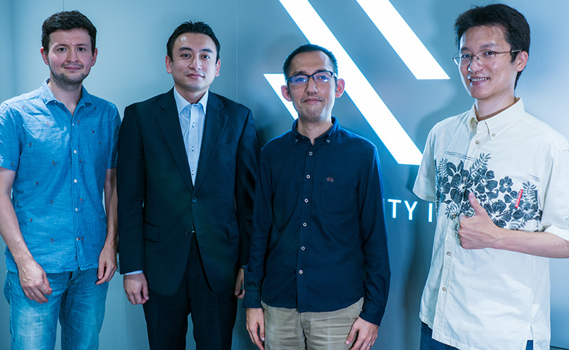 右から顧問 川口 洋 氏、鈴木 正泰 氏、グローバルセキュリティエキスパート株式会社 CSO兼CSRO 萩原 健太 氏、ルスラン・サイフィエフ