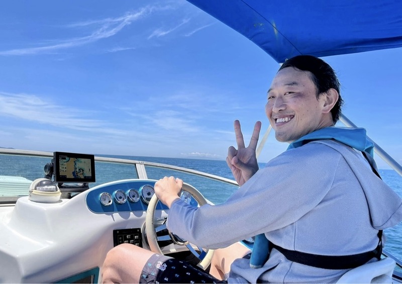 友人のクルーザーで房総半島をクルージングする編集長