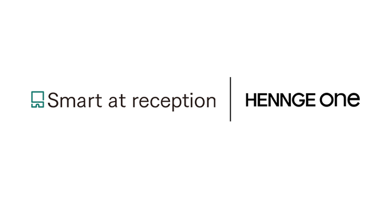 「HENNGE One」と「Smart at reception」のロゴ