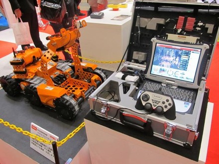 三菱特機システムズの災害対策ロボット「FRIGO-M」の最新モデル