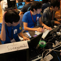 HITBではCTFも開催されている。日本チームの sutegoma2 は昨年の優勝者である。（上野 宣）
