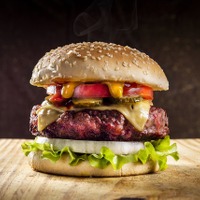 逮捕につながったのは「顔認識 AI」でなく「McDonald 従業員」～ 保険会社 CEO 殺人事件 画像