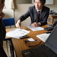 中村教授と一田和樹氏(手前)