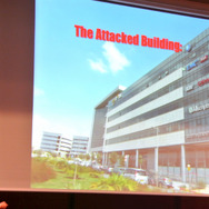 攻撃対象としたイスラエルのとあるインテリジェントビル、ハッキング工程をノリノリで解説するシャミア博士（写真左下）