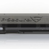 USBメモリサイズのシングルボードPCを発売、IoTセキュリティなどに活用（エフセキュア） 画像