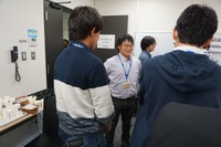 招待された学生たち、理工系の大学生・大学院生が多く応募したという