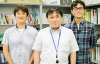 三井物産セキュアディレクション株式会社 プロフェッショナルサービス事業部 部長 武井 寿彦 氏（中央）、診断サービスグループ 副部長 吉田 裕也 氏（左）、マネージャー 米山 俊嗣 氏（右）