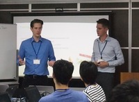 講師を務めたデロイト オランダのJoost Kremers氏とHugo van den Toorn氏