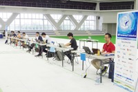 「トップの孤独」－  CEO は離れた場所にある社長デスクに