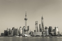超大型情報流出案件か／10年未認知だったAPT／大学生が窃取資料翻訳／ディープフェイク採用面接 ほか [Scan PREMIUM Monthly Executive Summary]