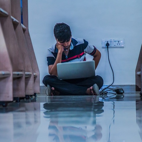 英学校で生徒に配布したノート PC、出荷段階でマルウェアがインストール 画像