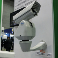 【セキュリティショー2015】-45～50度、対風速60mまで対応するフルHD画質の自動追尾カメラを展示(富士電機、富士電機機器制御)