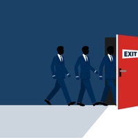 Amazon 人材流出 ついに AWS をダウンさせる